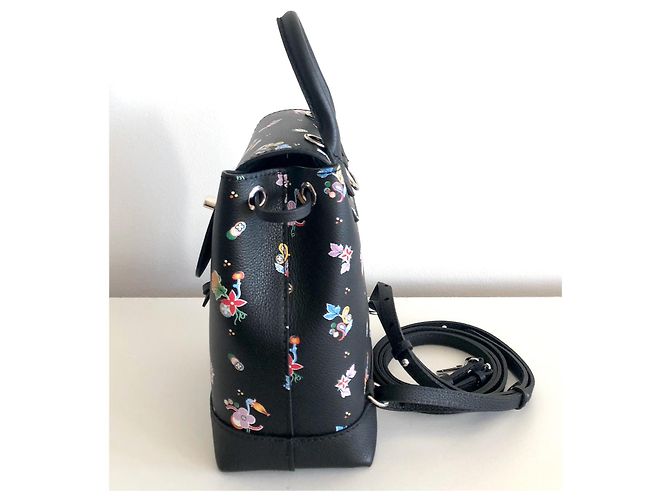 Twist Louis Vuitton LockMe Mini Nero - vista 5