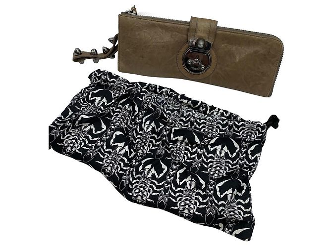 Thomas Wylde Pochette - vista 2