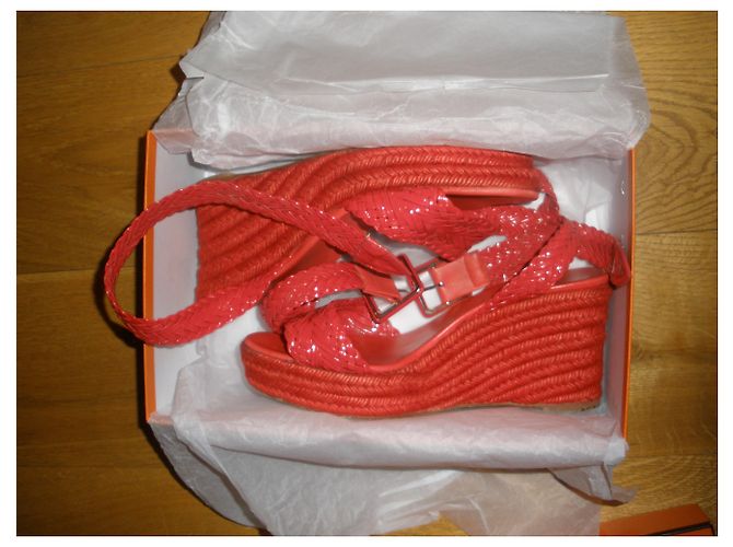 Sandali con zeppa Hermès Sofia in pelle scamosciata rossa Rosso - vista 3