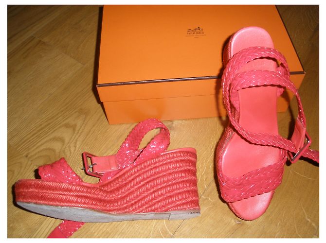 Sandali con zeppa Hermès Sofia in pelle scamosciata rossa Rosso - vista 4