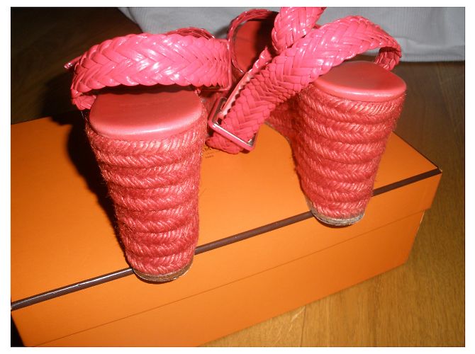 Sandali con zeppa Hermès Sofia in pelle scamosciata rossa Rosso - vista 6