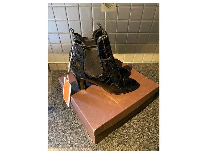 Louis Vuitton Ankle Boots Black Eel Leather - view 11