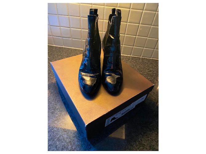 Louis Vuitton Ankle Boots Black Eel Leather - view 3