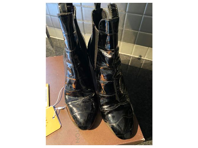 Louis Vuitton Ankle Boots Black Eel Leather - view 6