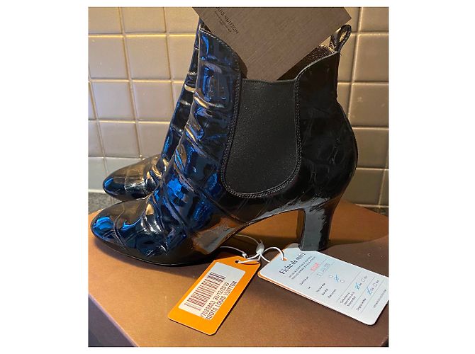 Louis Vuitton Ankle Boots Black Eel Leather - view 9