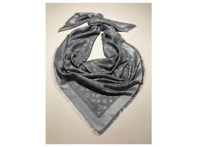 Scialle Louis Vuitton monogram denim grigio - vista 2