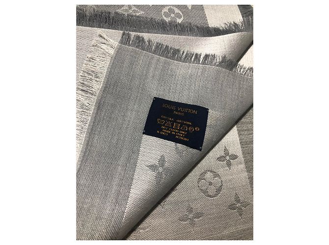 Scialle Louis Vuitton monogram denim grigio - vista 4