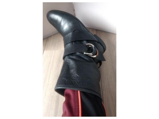 Botas Gucci com fivela e anel de bambu em couro preto - vista 13