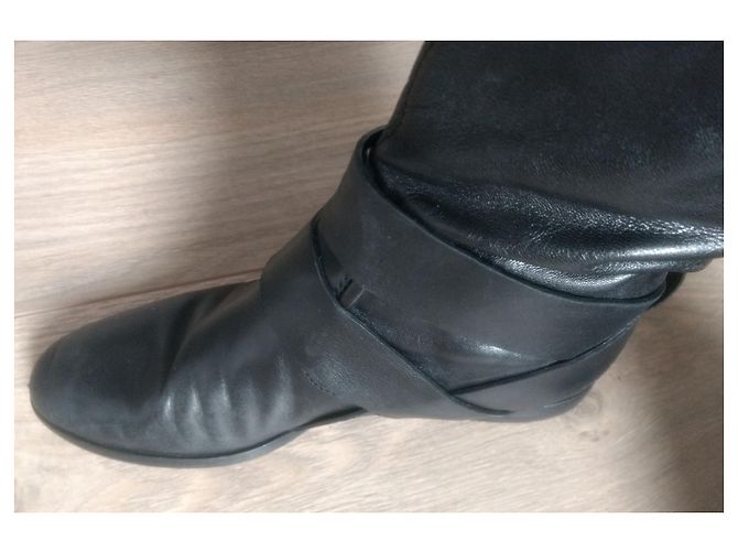 Botas Gucci com fivela e anel de bambu em couro preto - vista 16