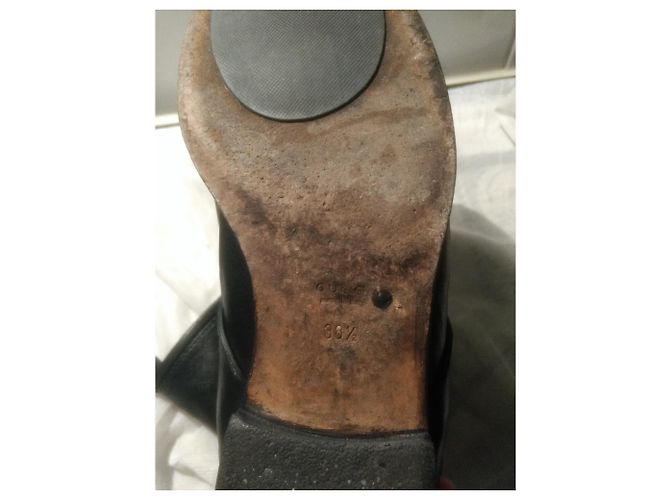 Botas Gucci com fivela e anel de bambu em couro preto - vista 4