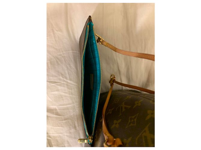 Borsa Louis Vuitton Neverfull GM Travel Limited Edition Blu - vista 3