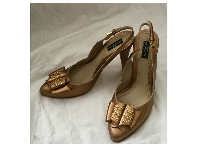 Etro Goldene Leder-Absätze mit Schleife - Ansicht 4