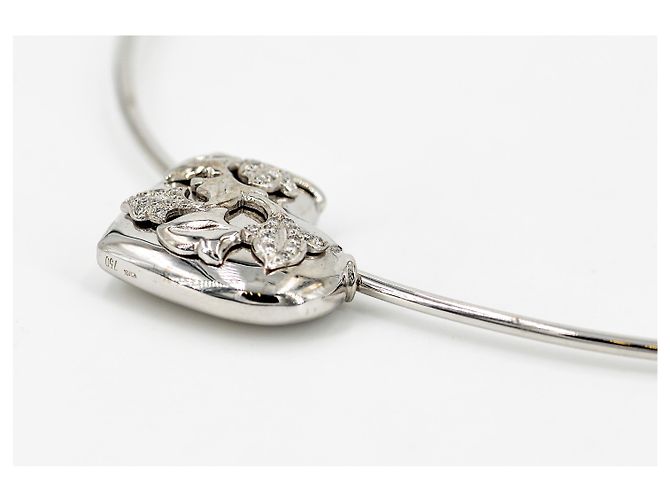 Colar Van Der Bauwede em ouro branco e diamantes com coração de hera - vista 3
