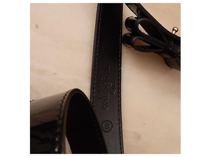 Valentino Garavani Gürtel aus schwarzem Lackleder 95 cm - Ansicht 3