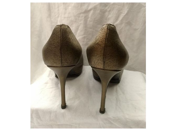 Yves Saint Laurent Bombas Rive Gauche Tribute Negro Dorado - vista 6