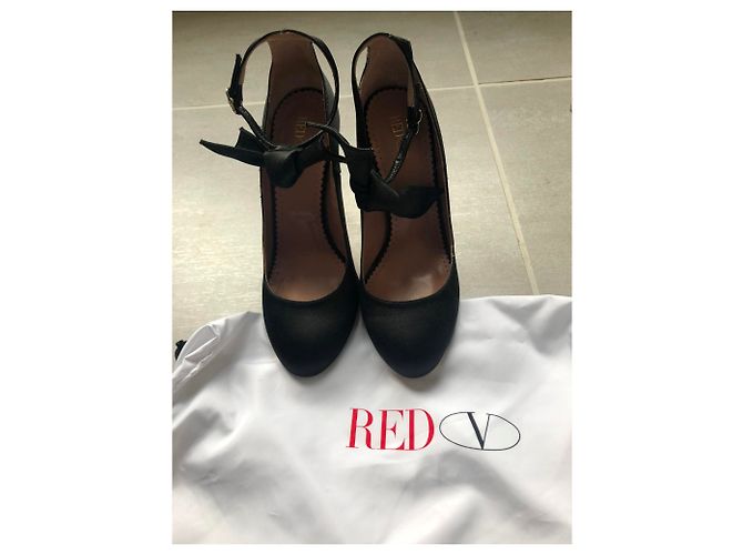 Décolleté Red Valentino in raso nero - vista 2