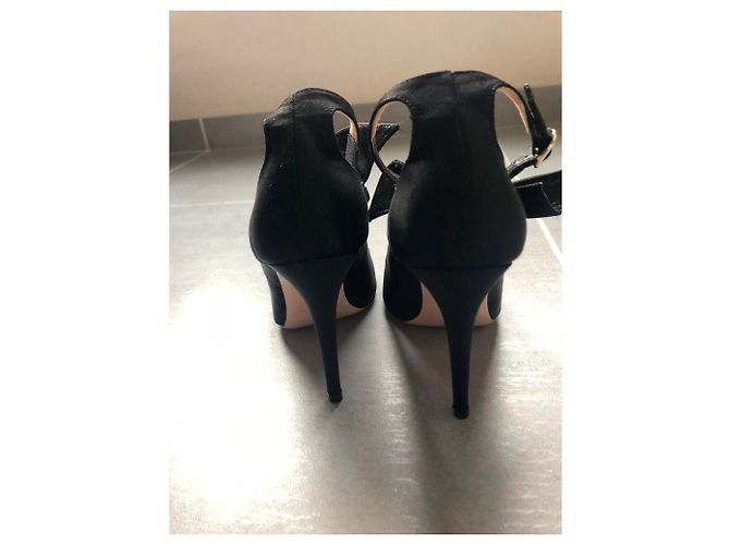 Décolleté Red Valentino in raso nero - vista 4