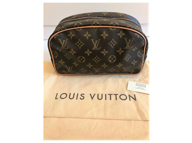 Louis Vuitton unisex monogram canvas toiletry bag Brown - view 2