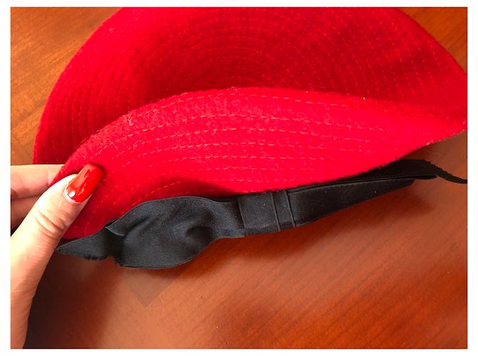 Berretto Chanel Rosso in Lana con Nastro di Seta - vista 2