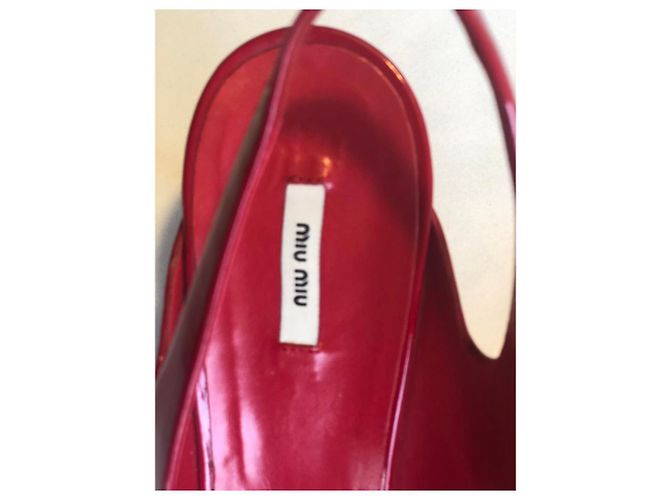 Mule con zeppa Miu Miu in vernice rossa Rosso - vista 2