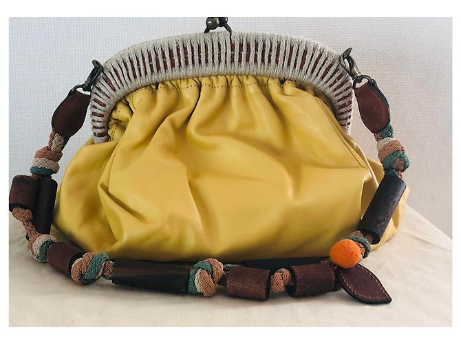 Borsa Marni Balloon Mag Gialla in Agnello Giallo - vista 6