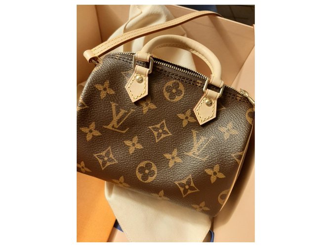 Louis Vuitton Nano Speedy Marrone scuro - vista 20
