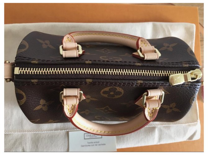 Louis Vuitton Nano Speedy Marrone scuro - vista 3