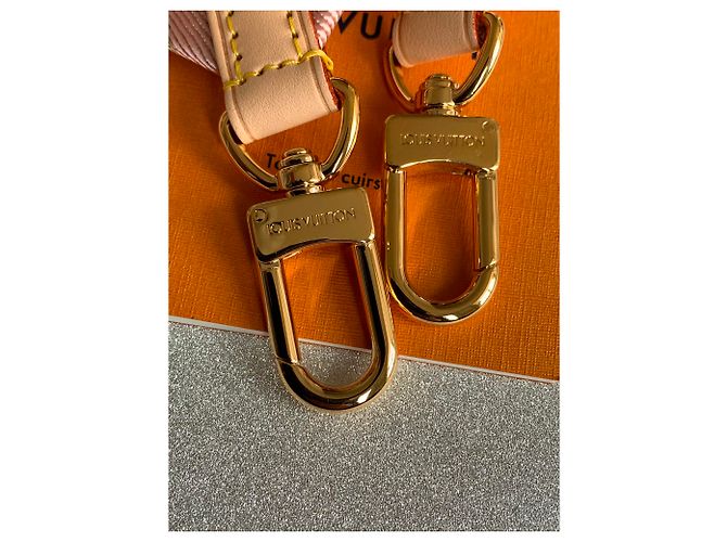 Louis Vuitton Tracolla per chitarra rosa - vista 3
