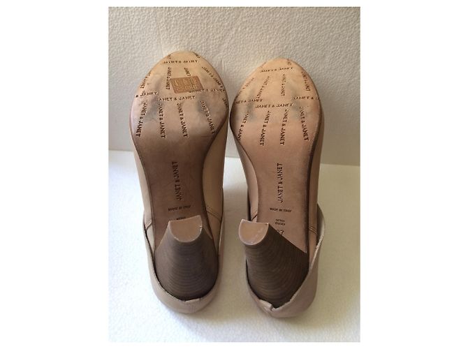 Janet & Janet Leather Heeled Clogs Beige Size 37 - view 8
