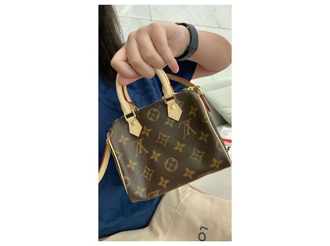 Borsa a mano Louis Vuitton Nano Speedy in pelle marrone - vista 5