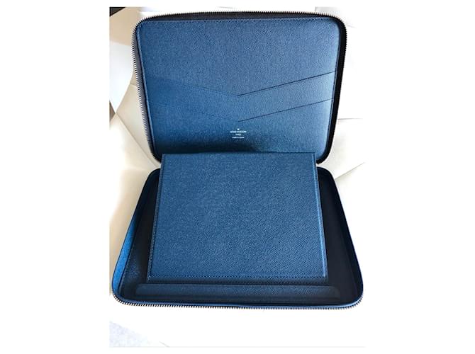 Louis Vuitton IPad Essential Grigio antracite - vista 5