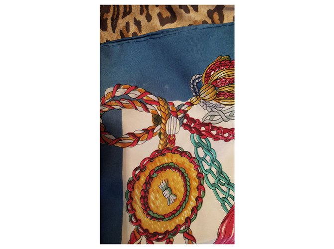 Sciarpa in seta Hermès multicolore 90x90 cm - vista 8