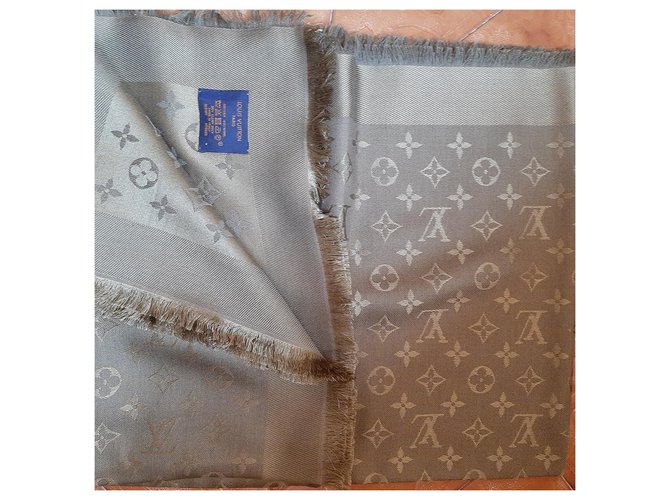 Louis Vuitton Chal Monogram Verde oliva - vista 4