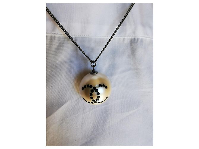 Coco Crush Collana Chanel Parade in metallo nero con perla e strass - vista 14