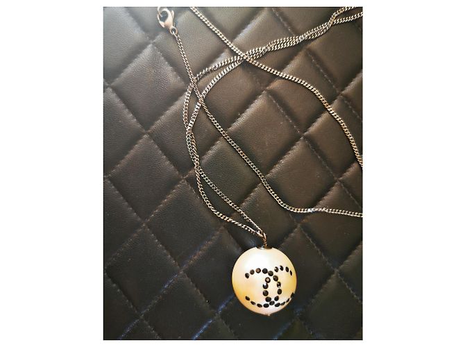 Coco Crush Collana Chanel Parade in metallo nero con perla e strass - vista 2