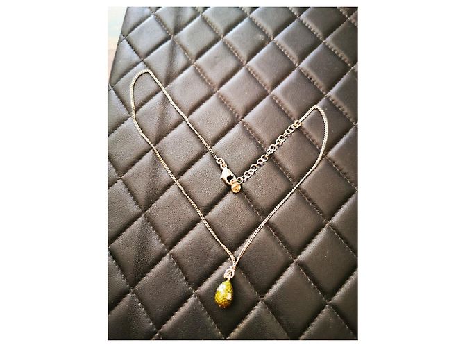 Collana Chanel con Pendente Oliva Metallo Verde Oliva - vista 13