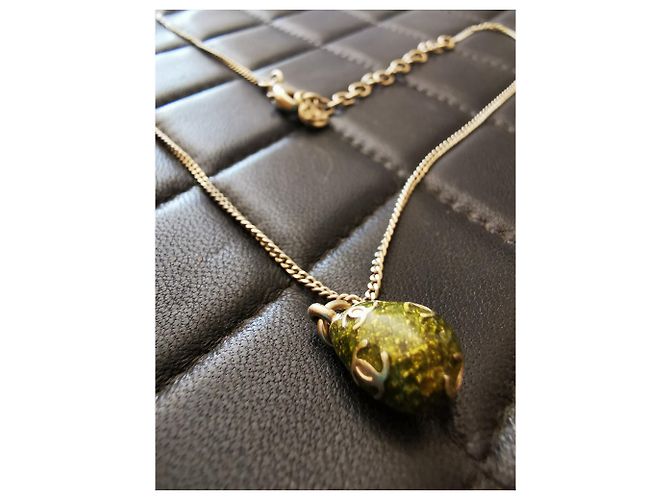 Collana Chanel con Pendente Oliva Metallo Verde Oliva - vista 16