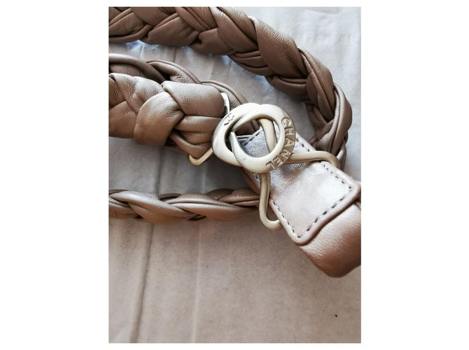 Chanel CC Gürtel aus grauem Lammleder - Ansicht 2