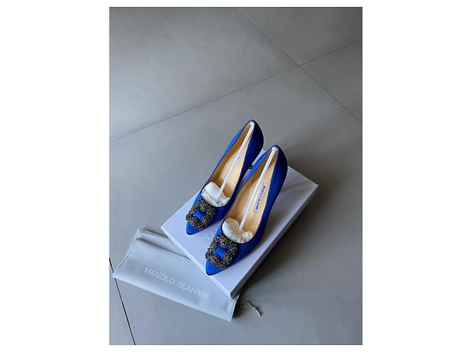 Manolo Blahnik Décolleté a punta in raso - vista 4