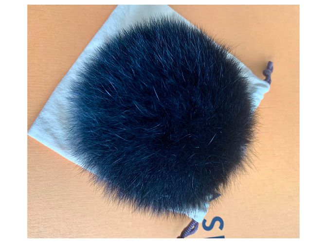 Louis Vuitton Fuzzy Bubble schwarzer Fox Fur Charm - Ansicht 5