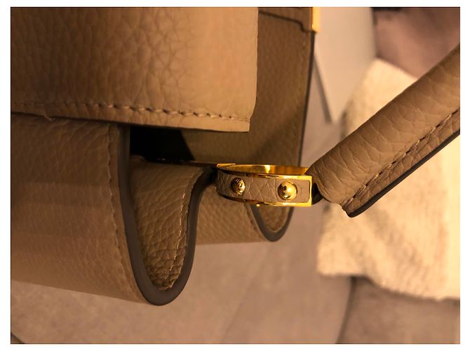 Louis Vuitton Capucines BB Galet Beige - vista 13