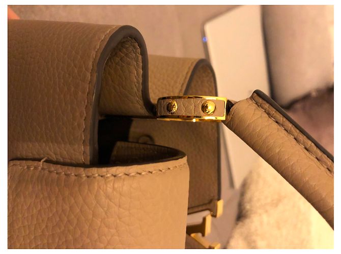 Louis Vuitton Capucines BB Galet Beige - vista 14