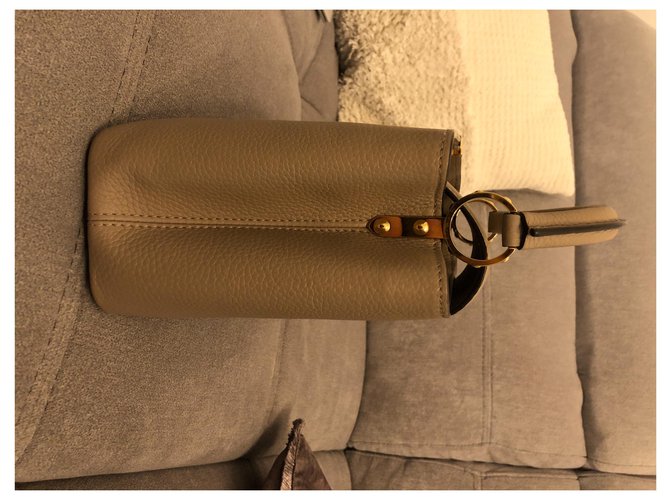 Louis Vuitton Capucines BB Galet Beige - vista 4
