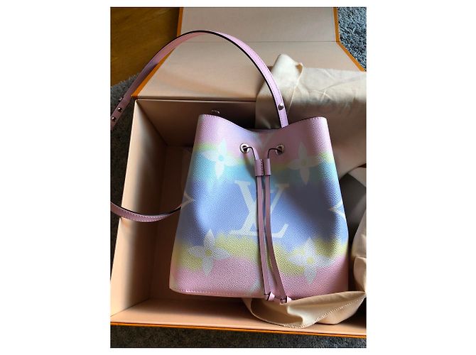 Néonoé Louis Vuitton LV NeoNoe nuovo Rosa - vista 5