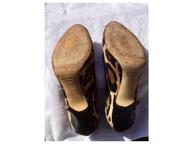 Giuseppe Zanotti Décolleté a punta scoperta leopardate Stampa leopardo - vista 9