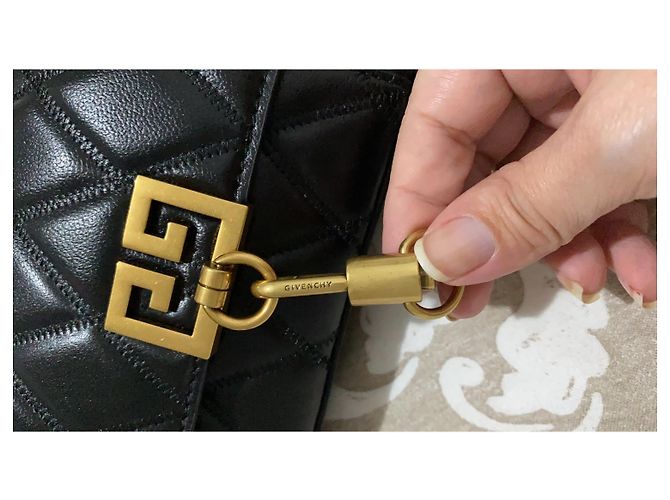 Bolso Givenchy de charol negro - vista 2