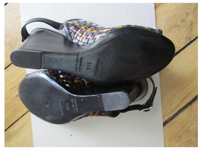 Hermès Gewebte Lederkeilsandalen, 38,5ES. Mehrfarben - Ansicht 5