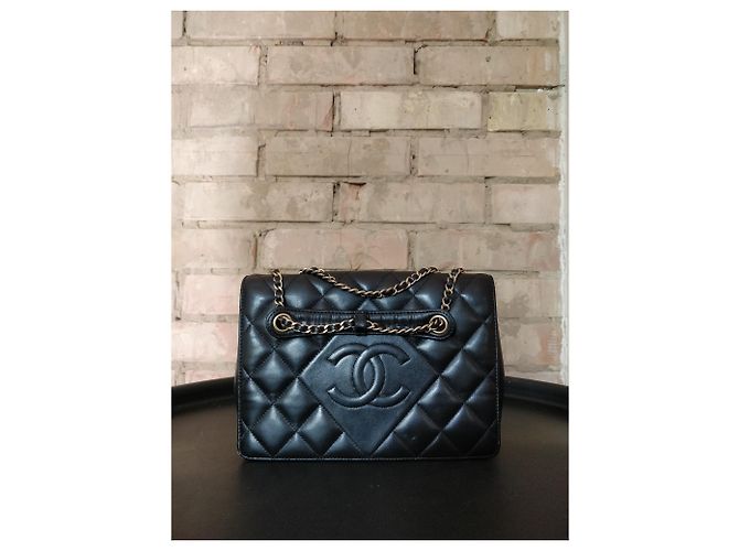 Chanel Schwarze Umhängetasche - Ansicht 15