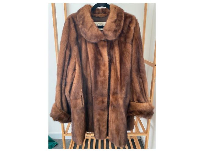 Revillon Abrigos, Ropa de calle Castaño - vista 13