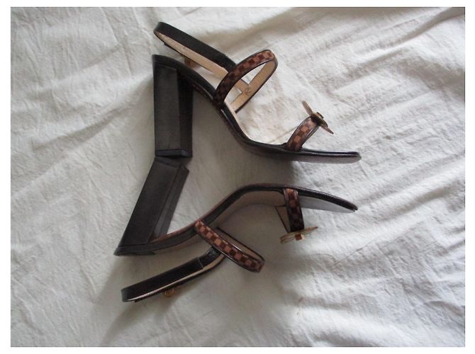 Louis Vuitton Sandali a scacchi puledro, 37,5 IT. Multicolore - vista 3